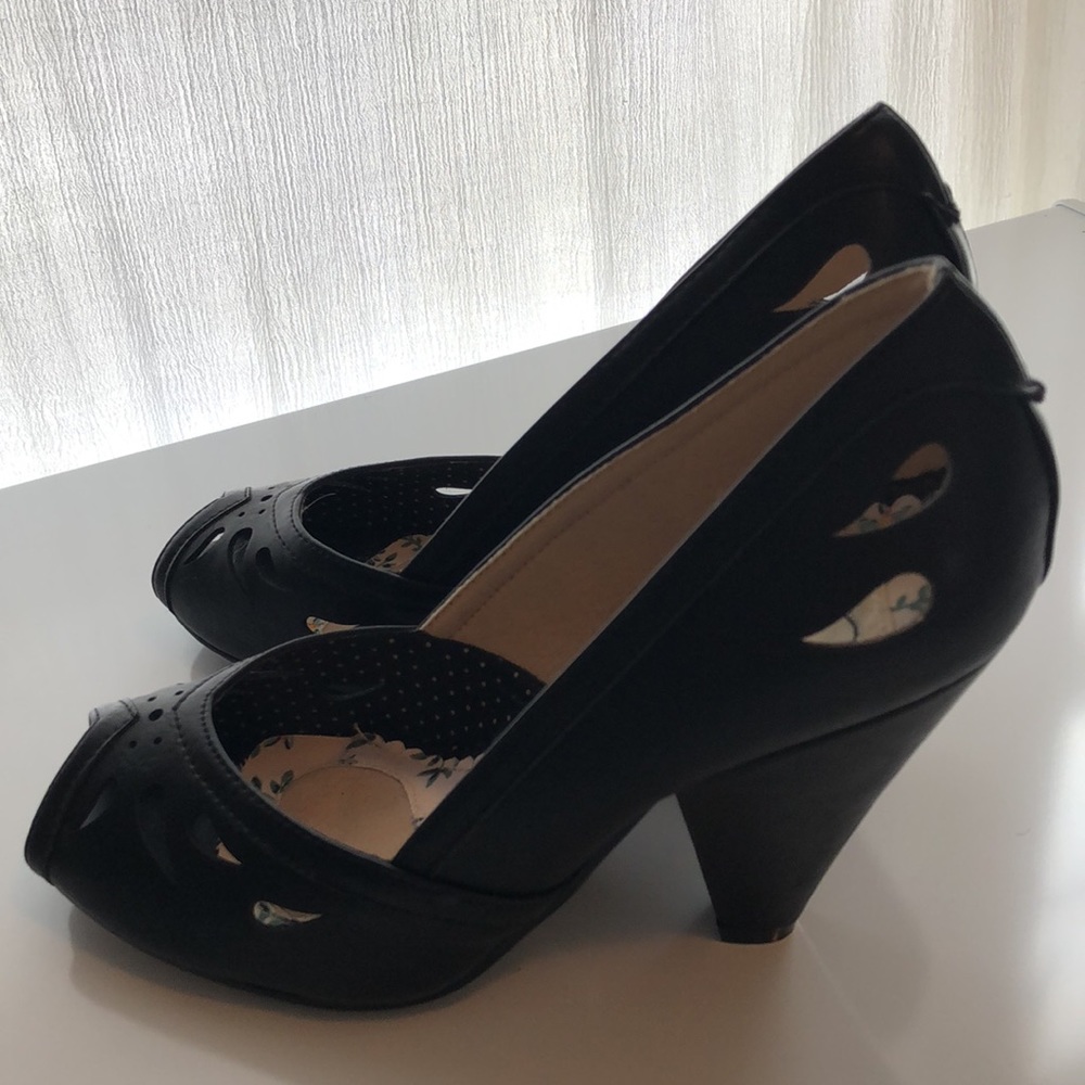 Bettie Page Shoes by Ellie Black Heels Size 8